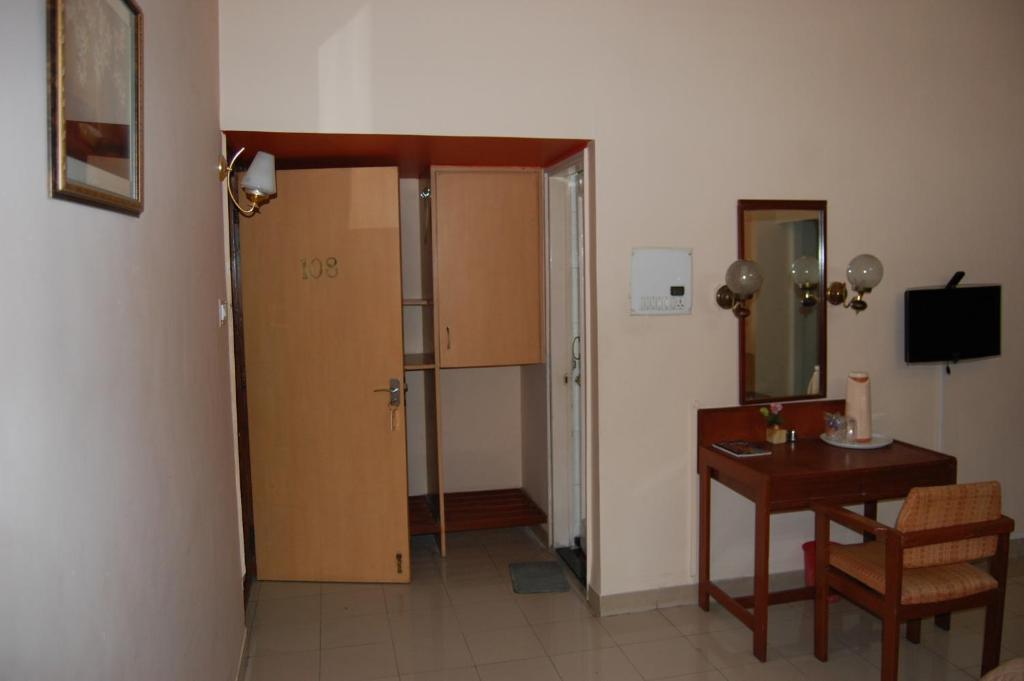 Hotel Raviraj Pune Zimmer foto